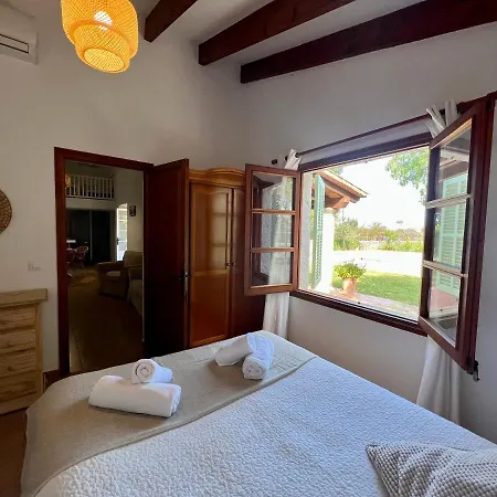 Can Avinent Villa *